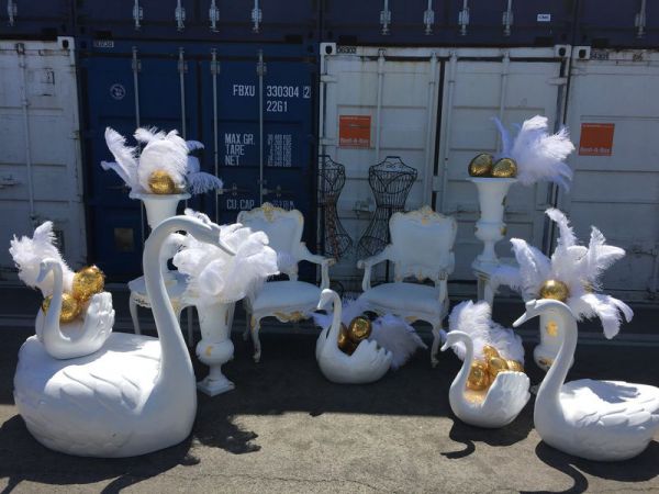 Proposition de décoration pour les thèmes suivants: bal de Versailles , Venise, whyte party